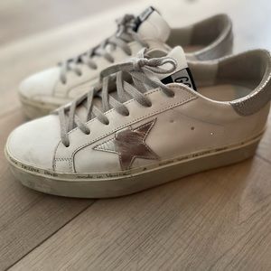 Worn a handful of times. Great condition.